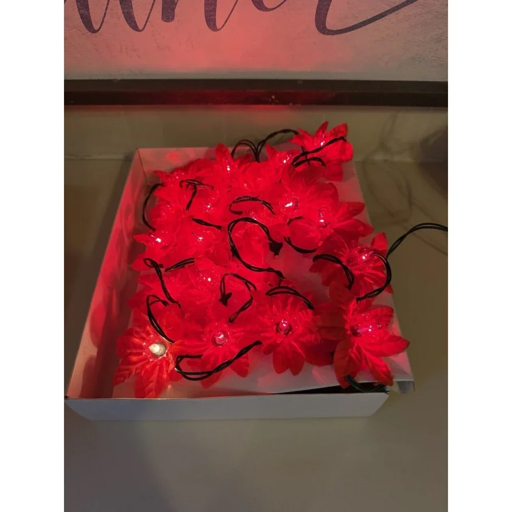 Vintage 20 Count Poinsettia Christmas Lights
